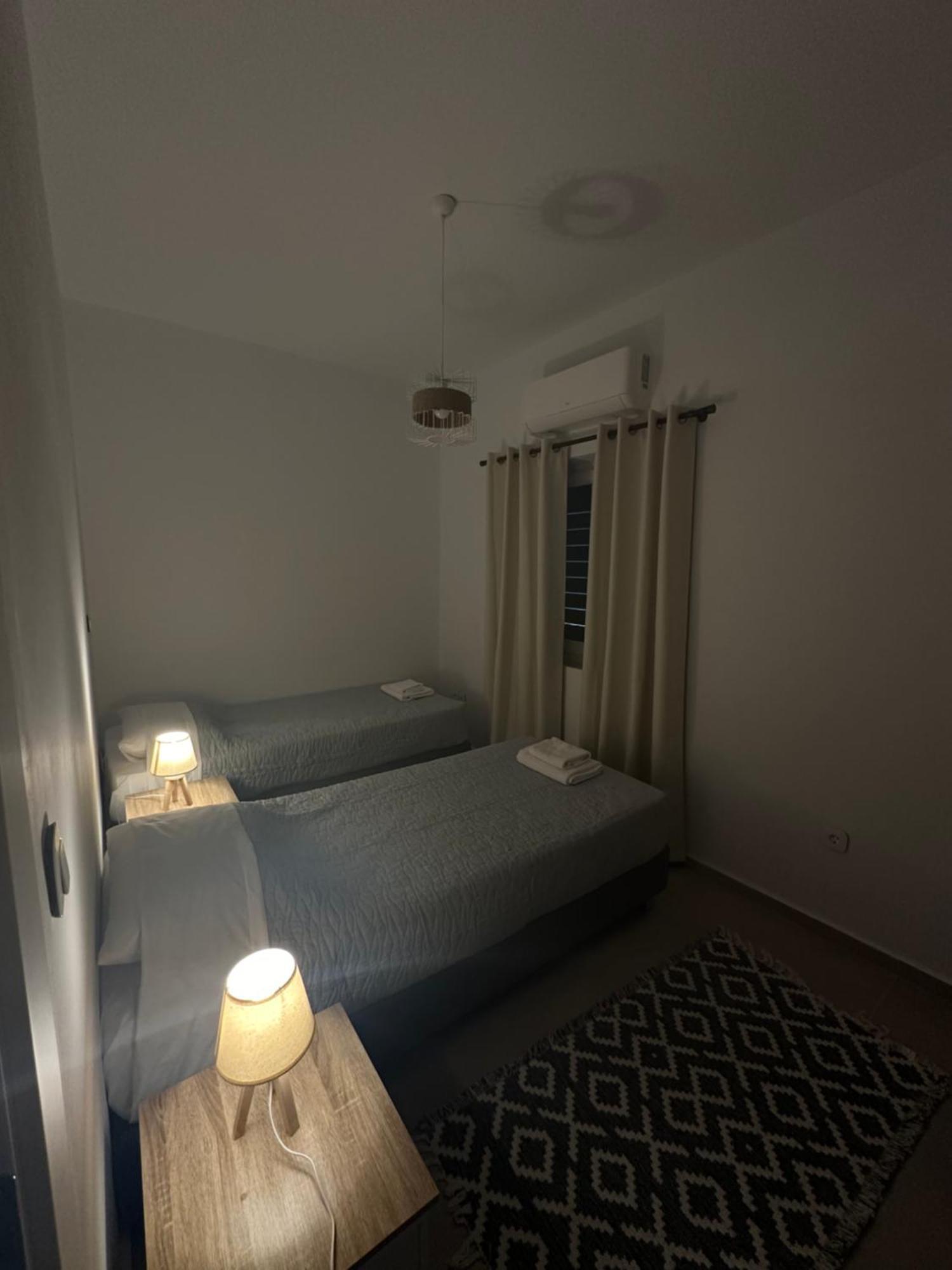 Sky Apartment Ermoupoli Bagian luar foto